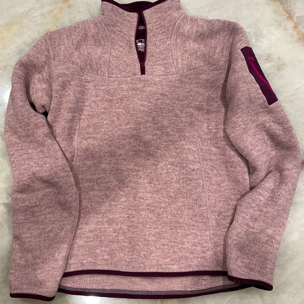 Arc'teryx Women's Sweater in Light Pink and Dark Purple